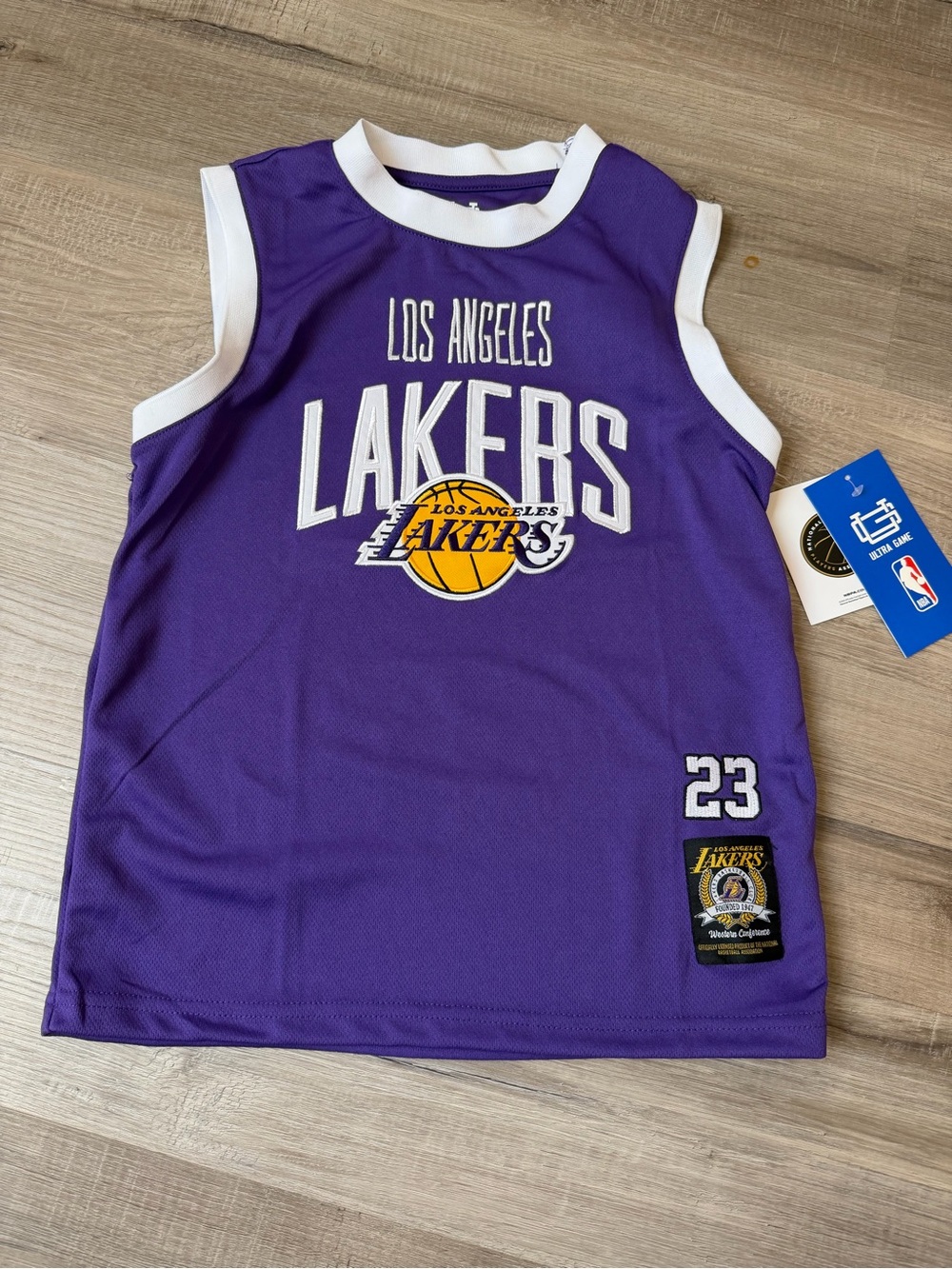 Los Angeles Lakers Youth Purple Sleeveless Basketball tank size 10-12